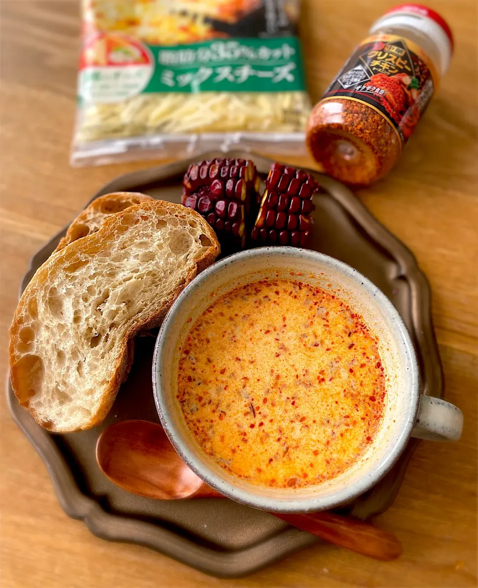 くまちゃんさんの料理 ピリとろ料理フェスティバル🎵レンジで2分とは思えない！深い味わいのオニオンチーズクリームスープ！|shakuyaku33443344さん