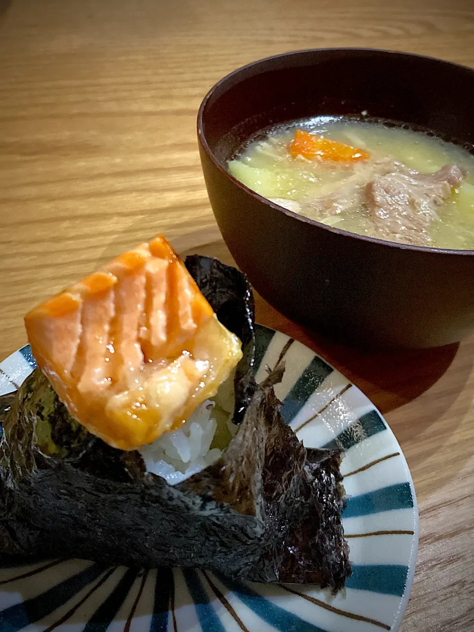 豚汁と鮭おにぎり|海山つぶさん