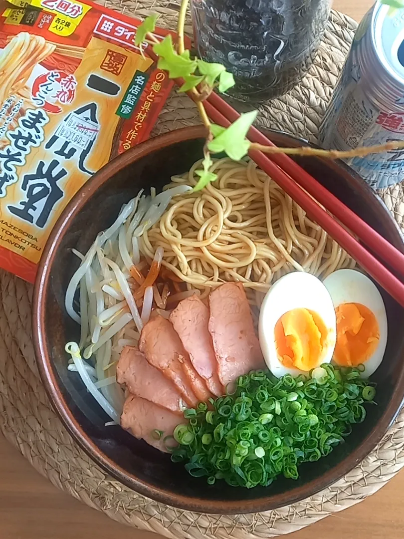 とんこつまぜそば|まりおさん