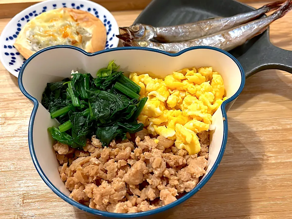 3色丼　むすこごはんよる|かぼちゃんさん