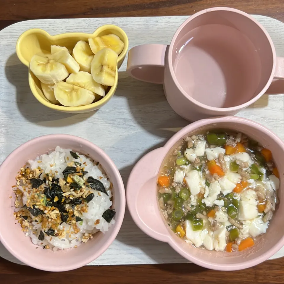 Snapdishの料理写真:麻婆豆腐、ふりかけごはん、バナナ、湯冷し|km2571さん