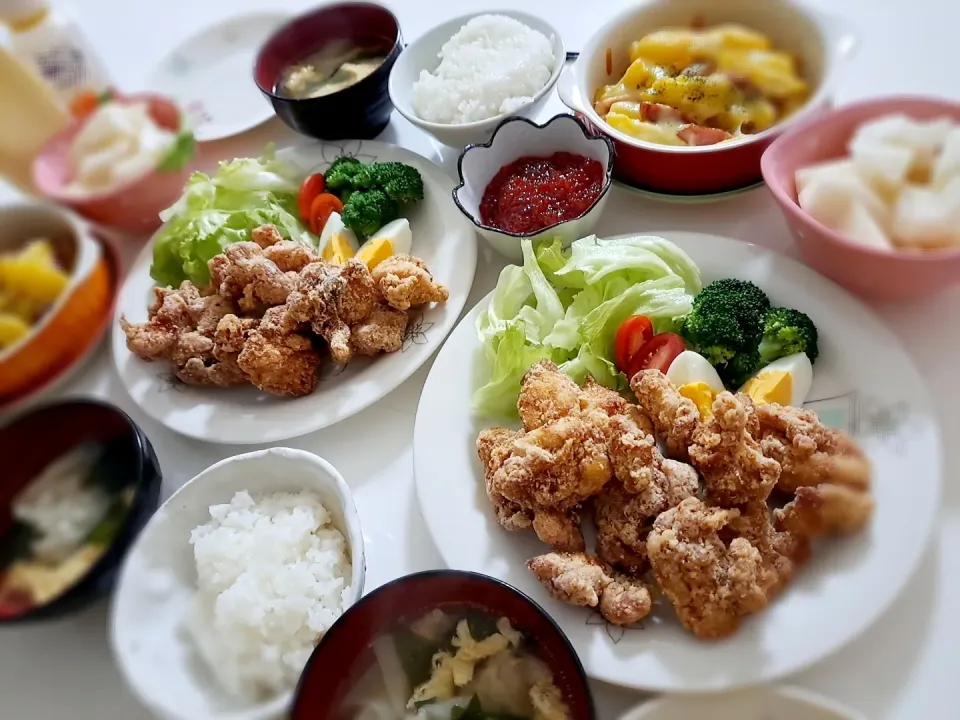 夕食(,,>᎑<,,)
唐揚げ&サラダ🥗
明太ポテトチーズ焼き
筋子
ワンタンワカメ卵スープ
梨|プリン☆さん