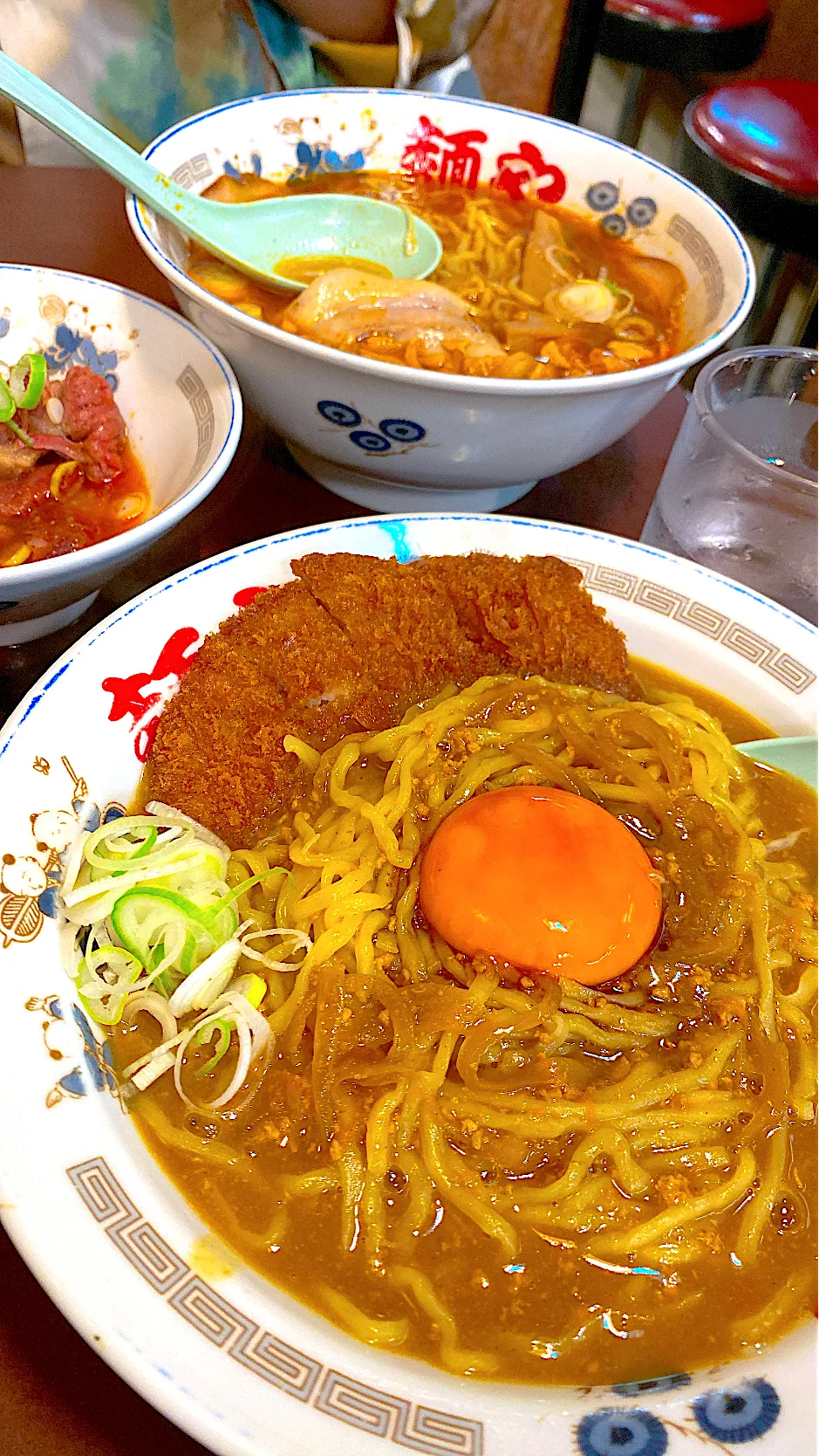 深夜のあかん飯🤩カツカレーラーメン🍜|ひとさんさん