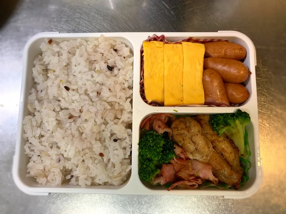 Snapdishの料理写真:中学生弁当 2023/11/06(月)【夫 作】|どかどかさん