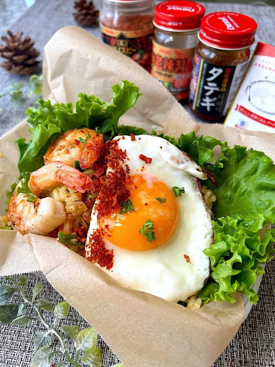 Snapdishの料理写真:まなまな♡さんの料理 【ユウキ食品さん💗おいしい世界ごはんパートナー】 海老辣醤薫るシリーズ✨ 海老とベーコンとキャベツのチャーハン🎶|まなまな♡さん