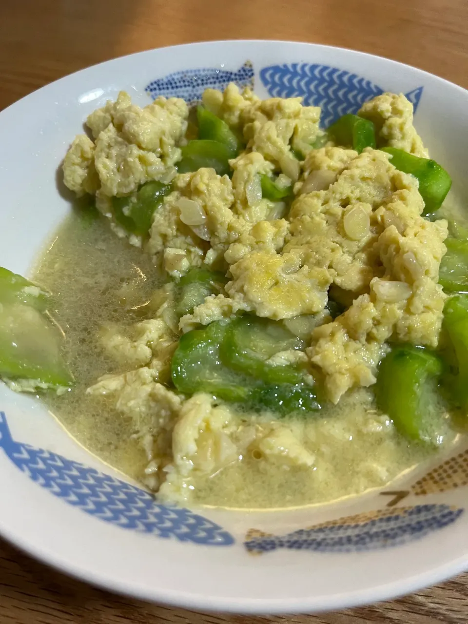 Snapdishの料理写真:Stir fried Luffa Ridge Gourd  (角瓜) with eggs.|Florrieさん