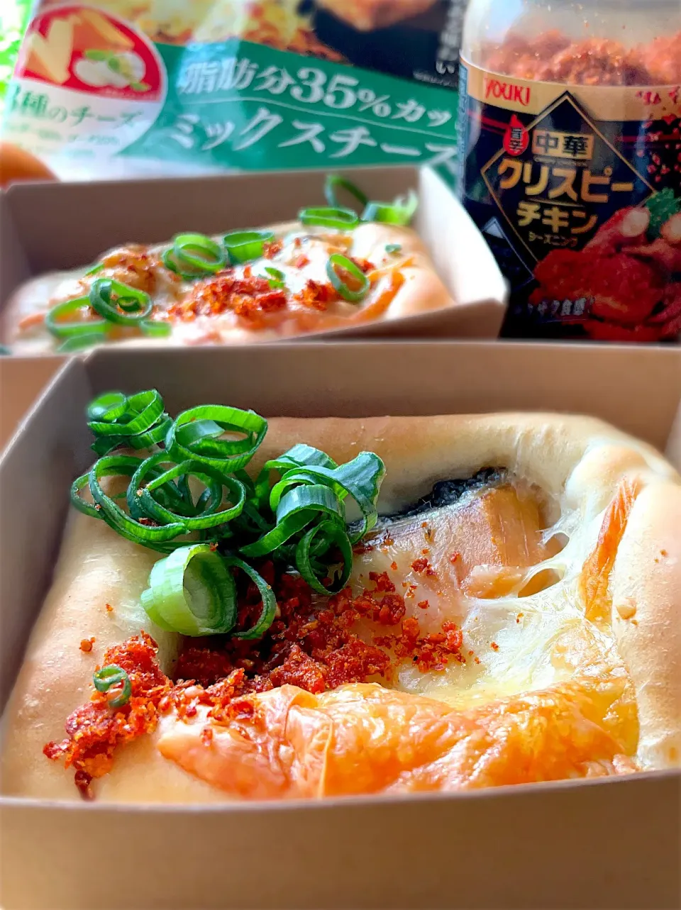 🌏おいしい世界ごはんパートナー🌍 
❤️‍🔥ピリとろ料理フェスティバル❤️‍🔥
ピリとろ塩鮭チーズ塩糀パンwith中華クリスピーチキンシーズニング|9421beruさん