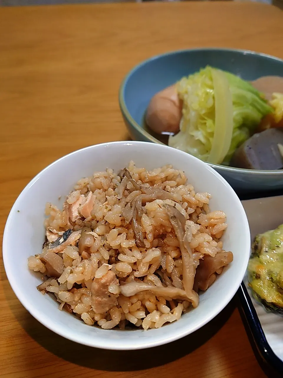 まいたけと鮭の炊き込みご飯　バター風味|ごはんきろくさん