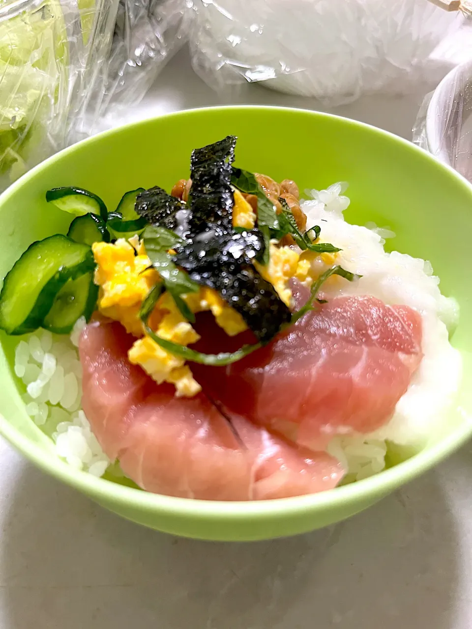 母は欲張り五食丼😆|ささるみさん