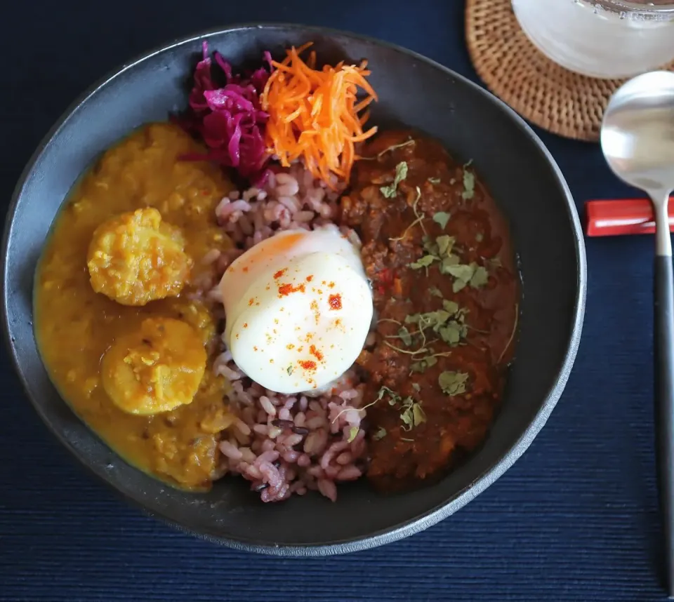 あいがけカレー　ホタテのダルカレーとキーマ|sho_shoさん