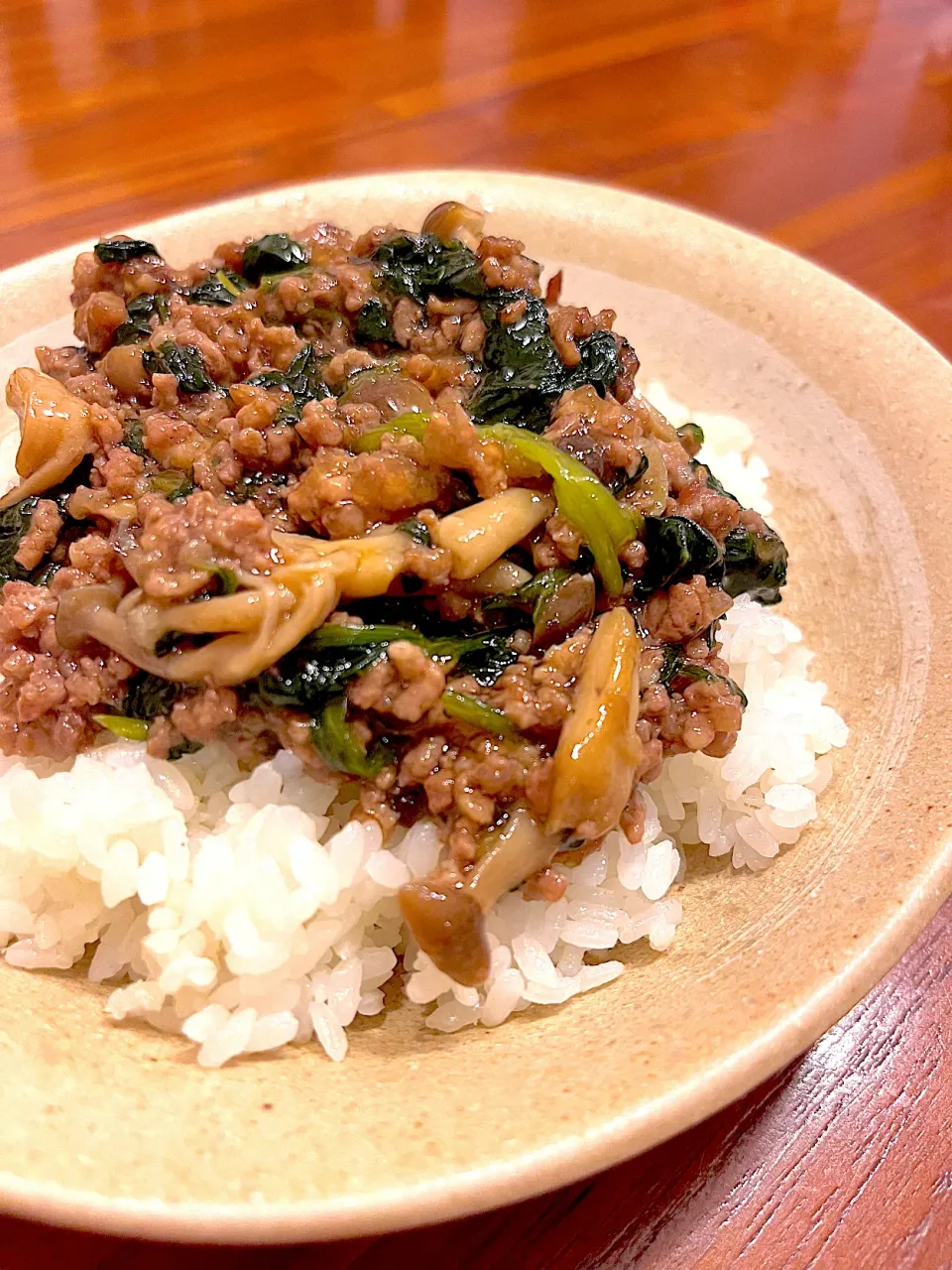 挽肉とホウレンソウとしめじの餡かけ丼☆|みきさん