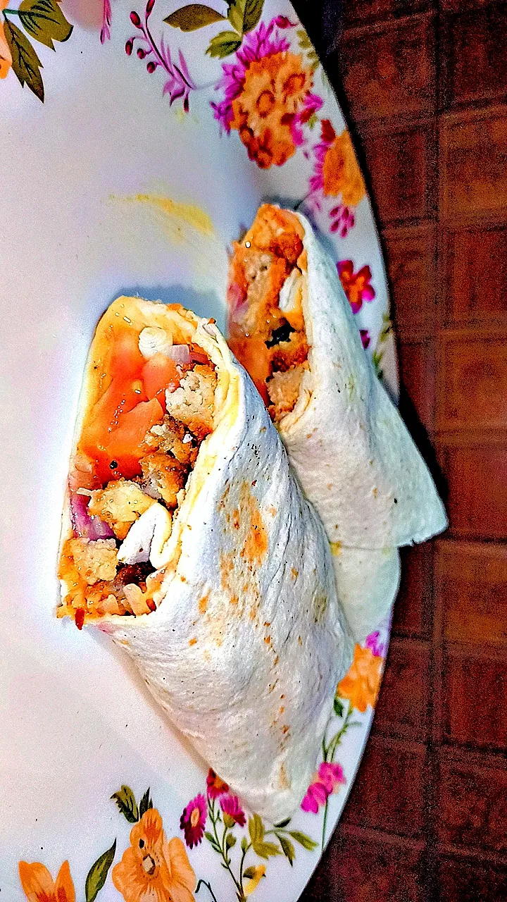 Snapdishの料理写真:Shawarma😋|Aqsa Tanweerさん