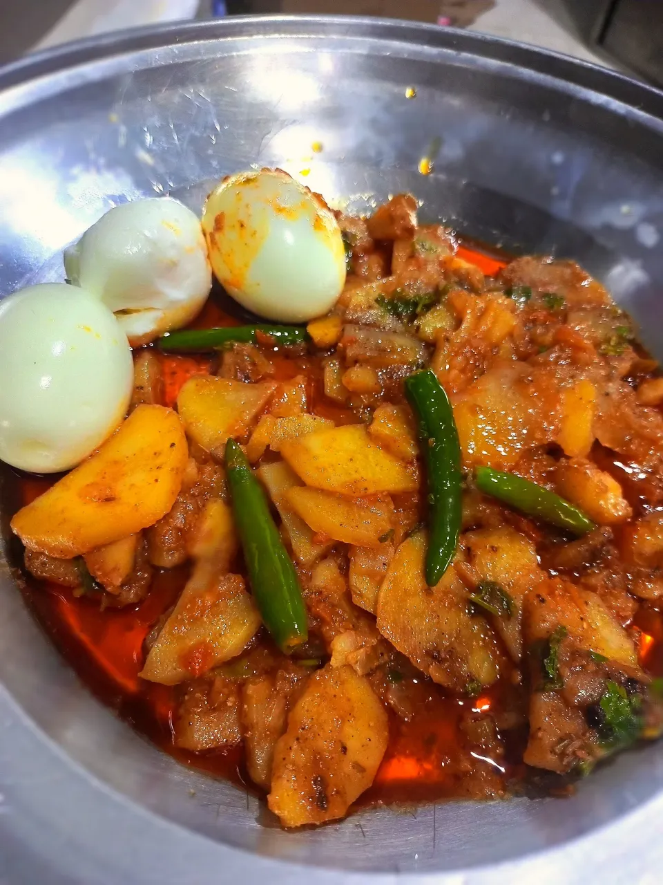 alo ki sabzi with boil egg|mohsinさん