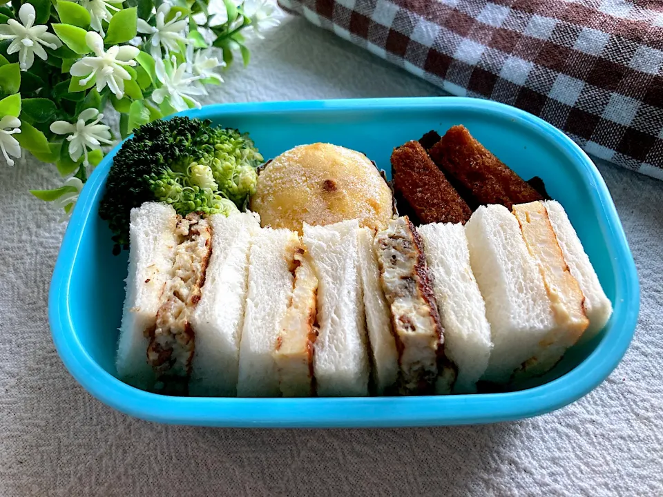 Snapdishの料理写真:＊べびたん＊幼稚園お弁当＊サンドイッチ🥪＊|＊抹茶＊さん