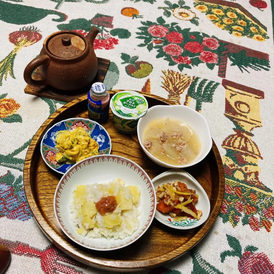 grandmaの晩ごはん☆ 今夜はアッサリと冬瓜の煮物と昨夜のさつま芋のお粥で頂きます|kaoriさん