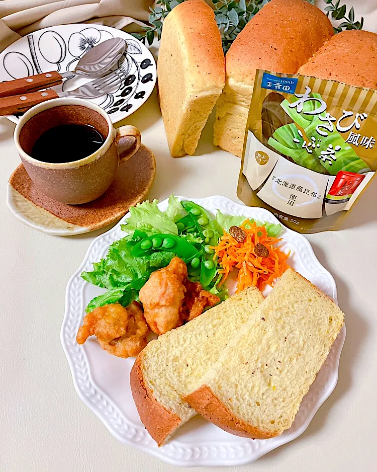 わさび風味こんぶ茶を添えて　ピスタチオ食パン|mai＊さん