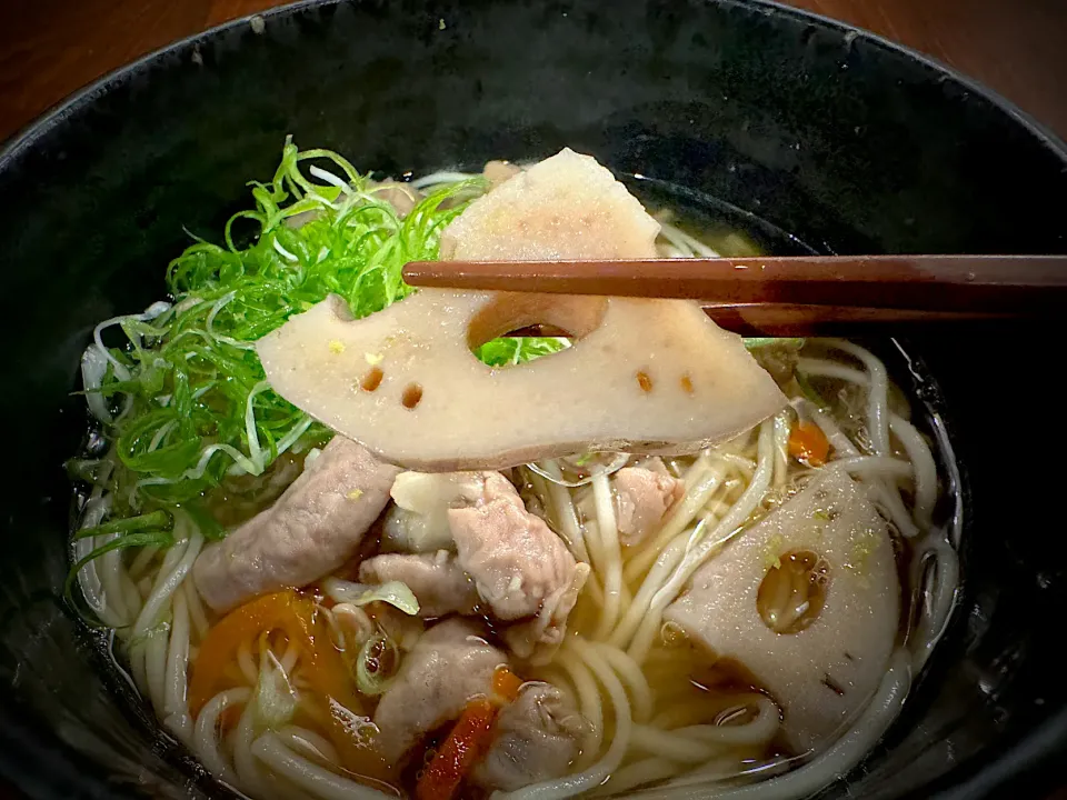 鳴門のレンコンと豚モツの煮込温めん|半田手延べそうめんの店 阿波や壱兆さん