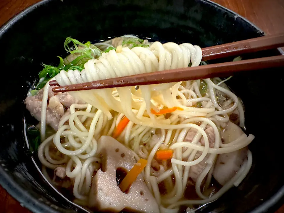 鳴門のレンコンと豚モツの煮込温めん|半田手延べそうめんの店 阿波や壱兆さん