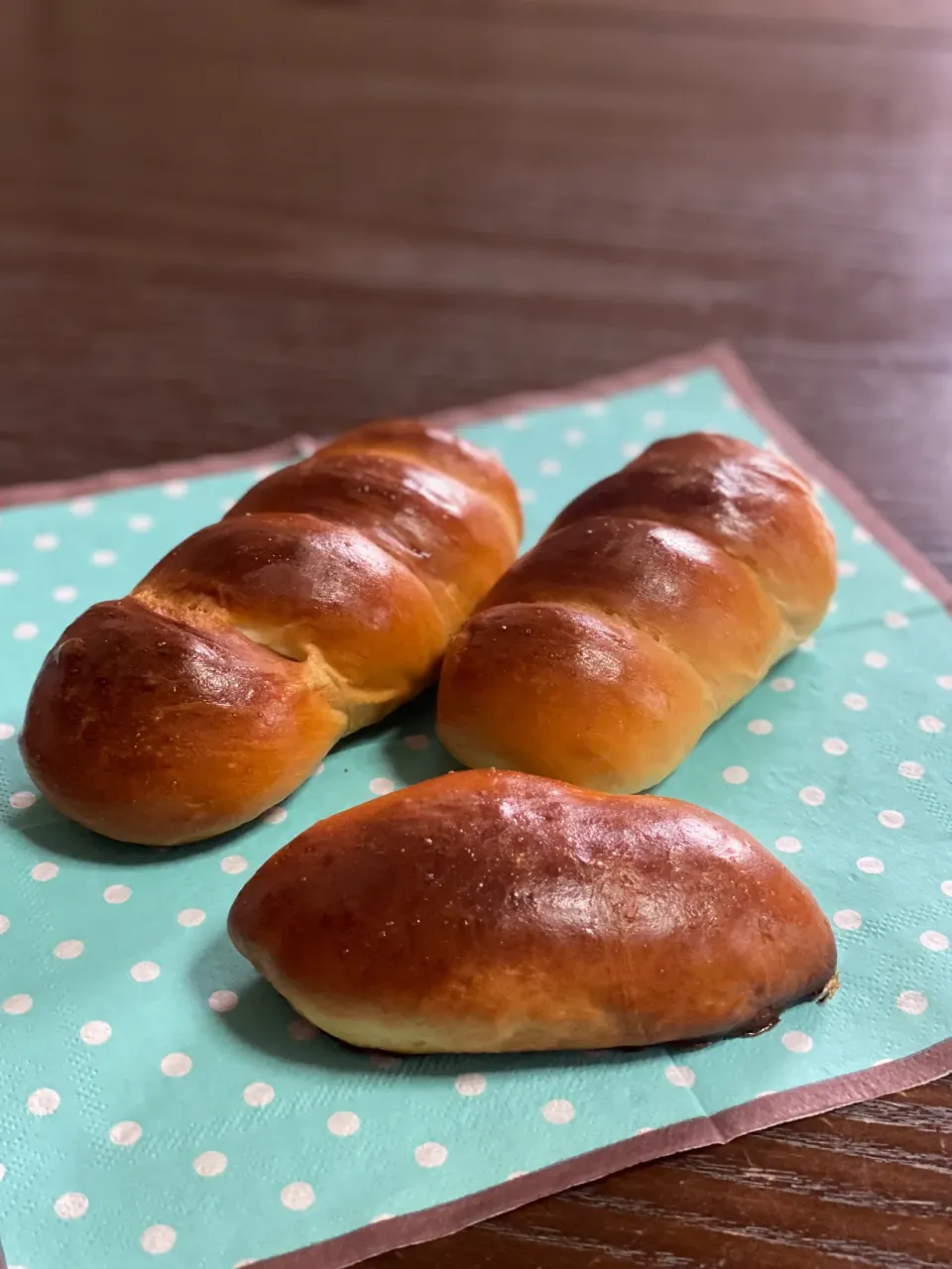 Snapdishの料理写真:焼き色つき過ぎた😅ちくわパンとさつまいもパン|TOMOさん