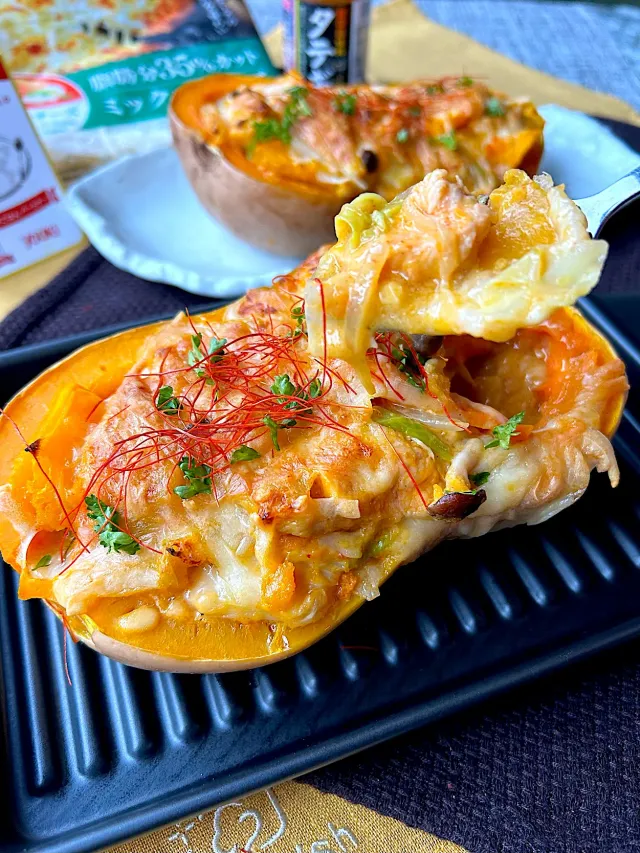 Snapdishの料理・レシピ写真:【ユウキ食品さん💗おいしい世界ごはんパートナー】 これぞピリとろ❣️シリーズ✨バターナッツかぼちゃ de チーズダッカルビグラタン｜旬を食べよう！秋野菜アイデア大集合♪
