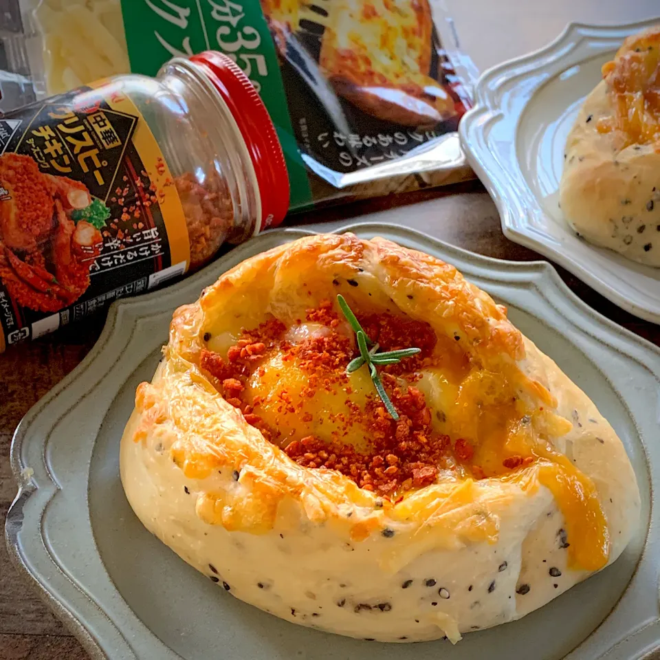 ピリとろ料理フェスティバル〜黒ゴマベーコンチーズパン|ユッキーさん