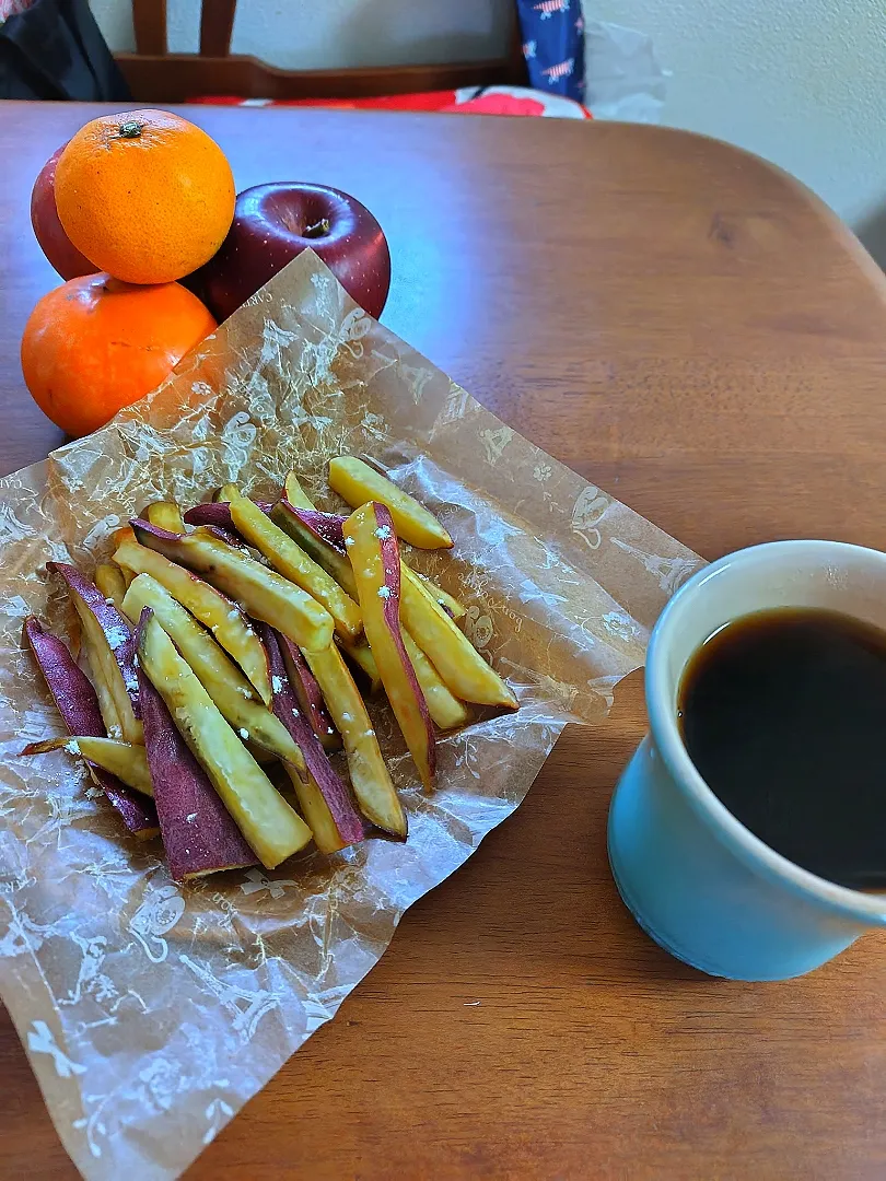 さつま芋と☕️😃☀️|裕子さん