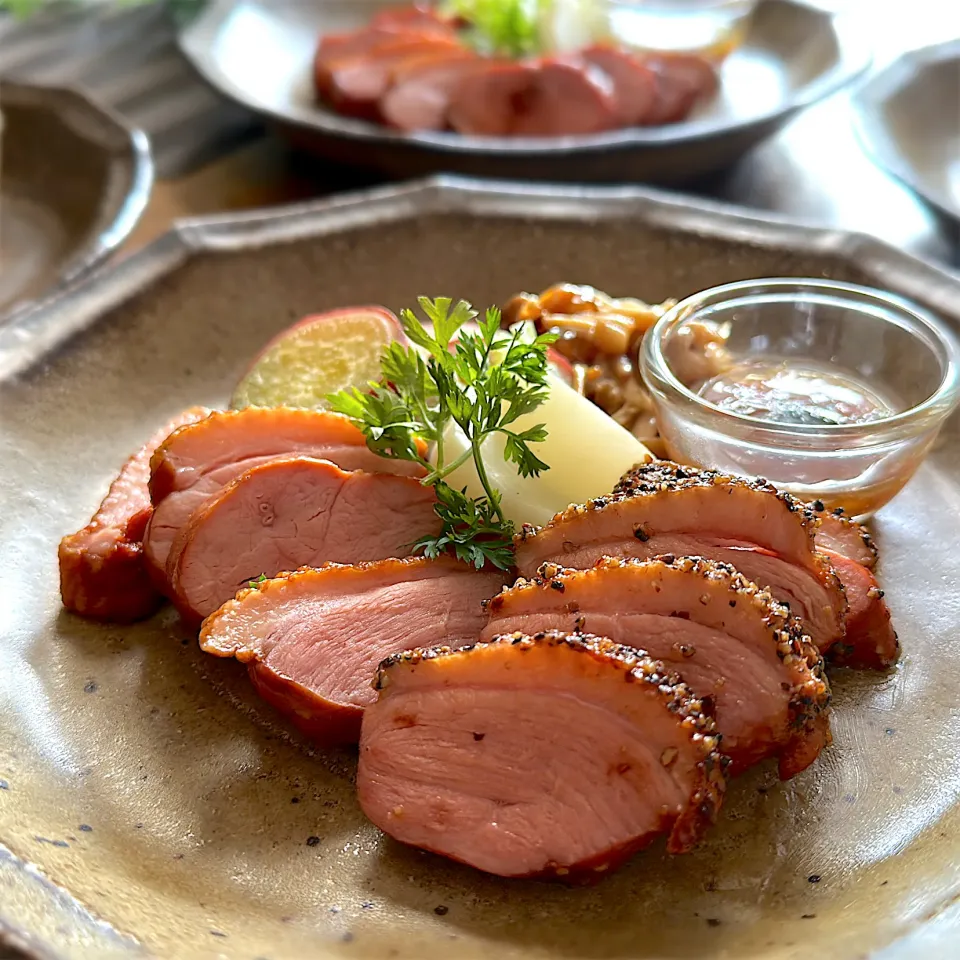 Snapdishの料理写真:鴨ロースト、オレンジソース。付け合わせは蒸し野菜と蒸しキノコ|くまちゃんさん