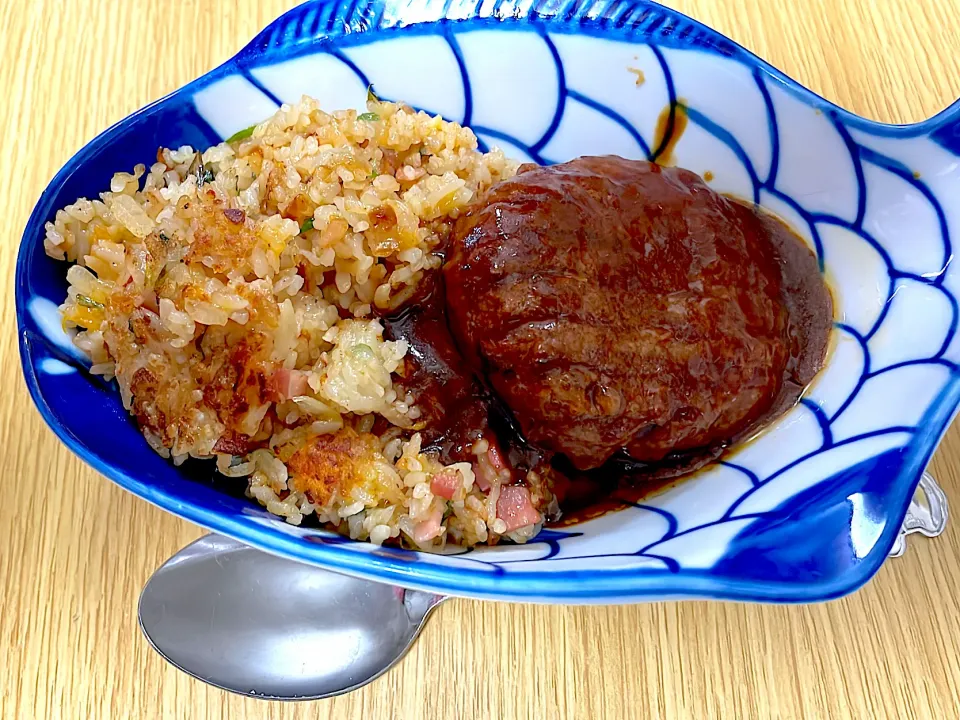 またまた冷飯消費料理　ハンバーグつき|ぽんぽこまめだ。さん