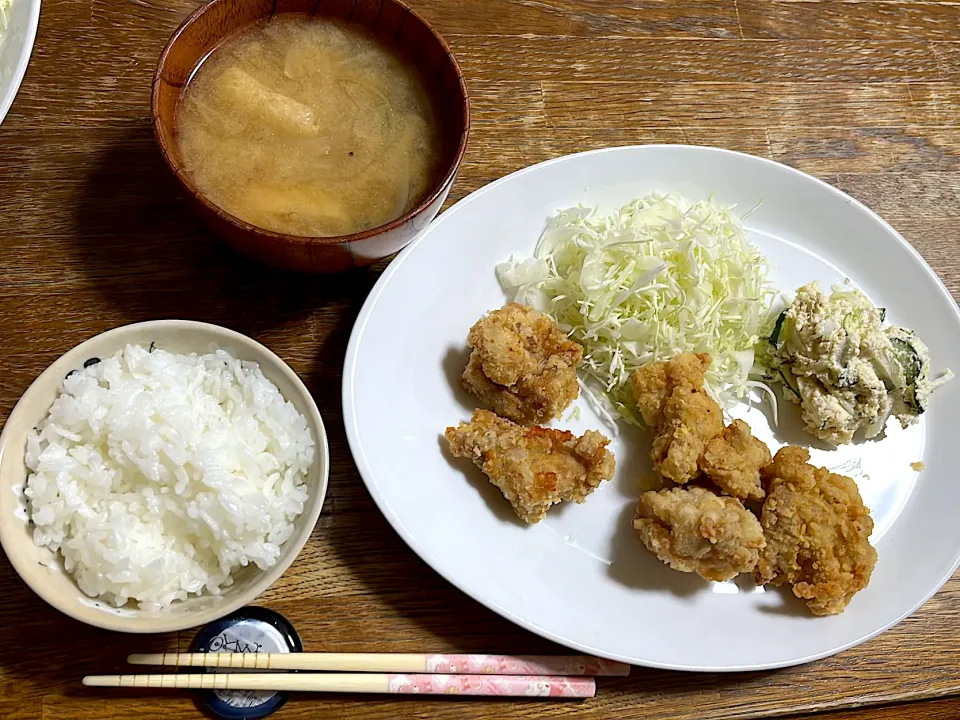 Snapdishの料理写真:塩唐揚げ・おからサラダ・味噌汁・ご飯|ちびろ菌さん