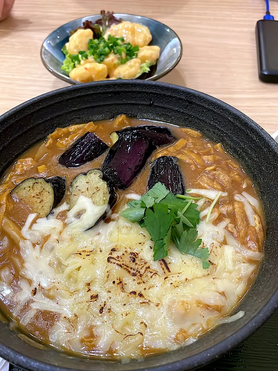 揚げナスのチーズカレーうどん|めぎゅさん