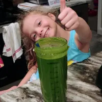 Green smoothie very healthy and taste too much good with organic powdered peanut added powder also|Ricky B.さん