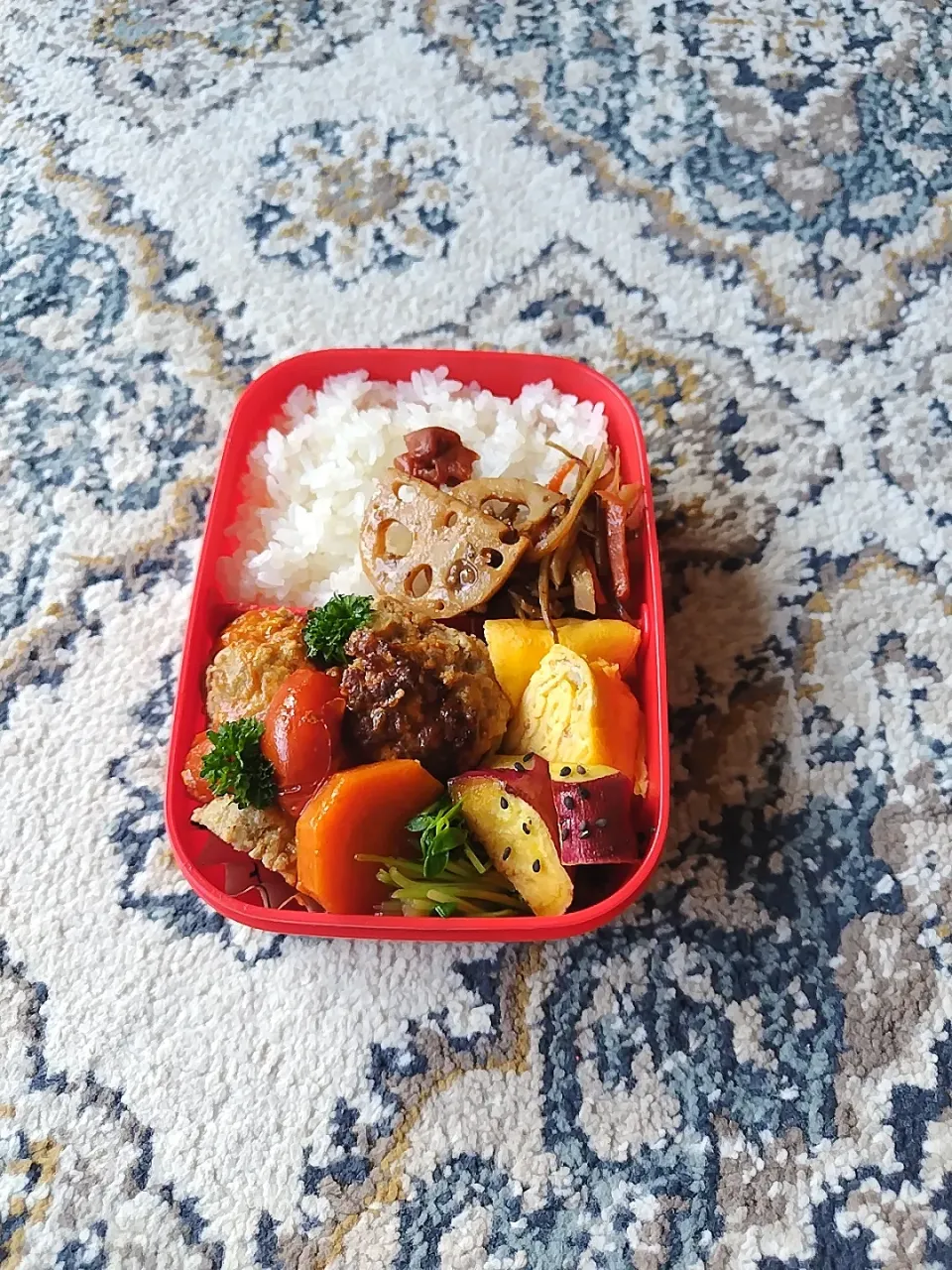 Snapdishの料理写真:むすめのお弁当🎵 2023.11.12|mayumiさん