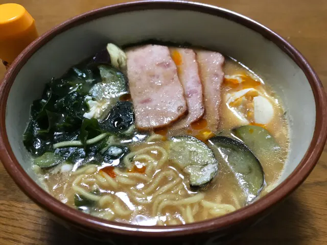 Snapdishの料理写真:マルちゃん正麺🍜、豚骨醤油味❗️( ^ω^ )✨|サソリさん