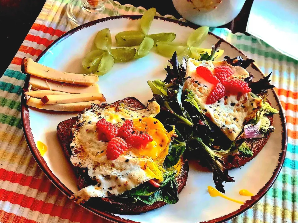 avo toast with egg♡|Jacky Lopezさん