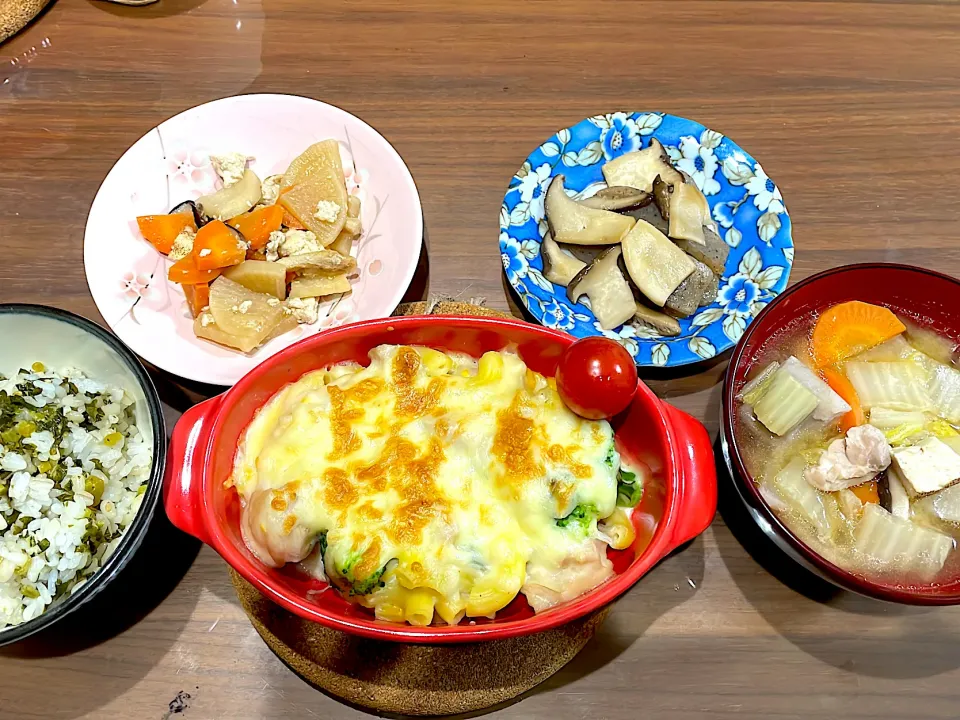 大根菜飯　鶏ももとブロッコリーのグラタン　余り野菜と豆腐の味噌汁　エリンギと蒟蒻のバター醤油炒め　けんちょう|おさむん17さん