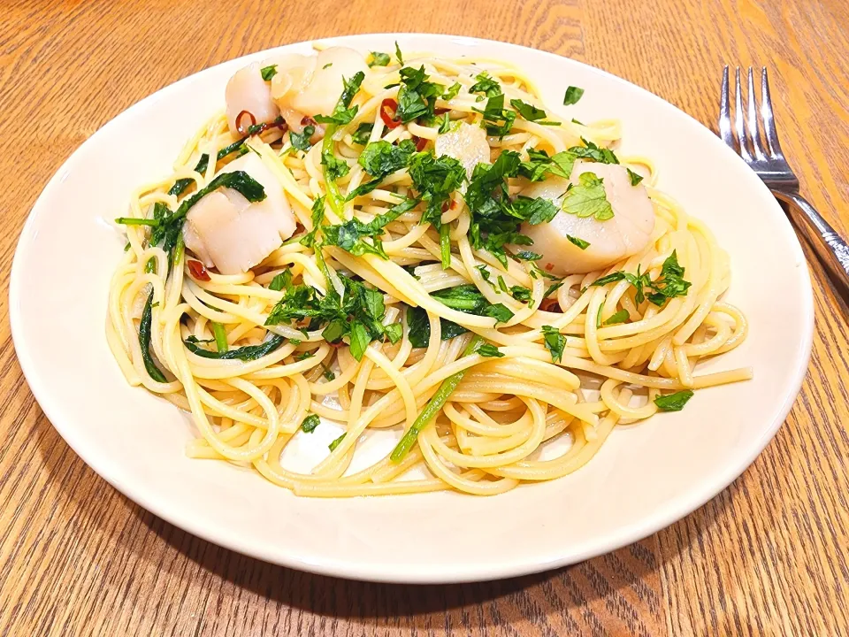 Spaghetti all'Aglio Olio e Peperoncino con Capesante e Rucola
帆立とルッコラのペペロンチーノスパゲッティ|Masahiko Aasanoさん