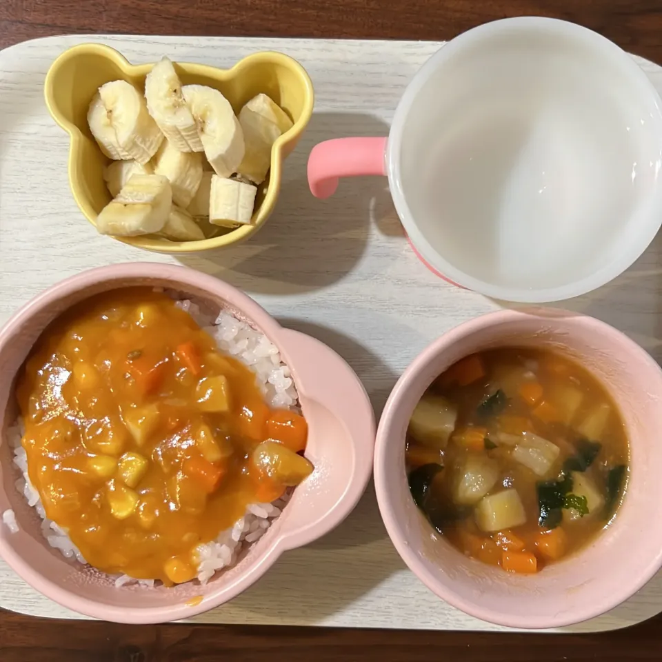 ピジョン 牛肉のトマトカレーライス、じゃがいもとわかめのみそ汁、バナナ、湯冷し|km2571さん