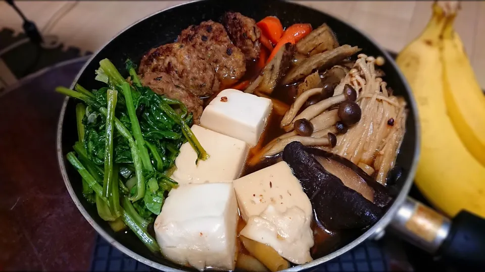 ハンバーグですき焼き風～🍲|石川ティハルさん