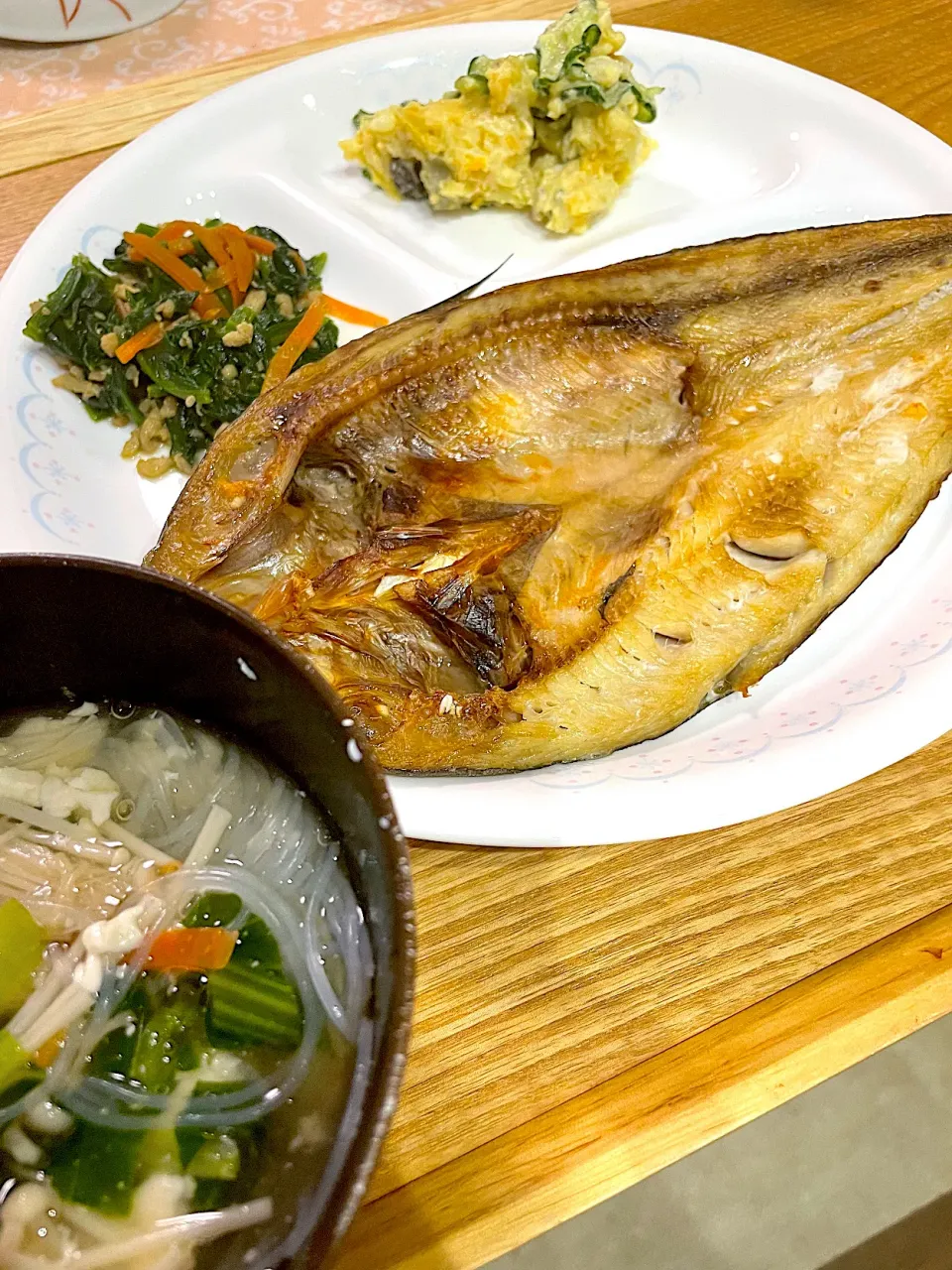 ホッケの開き、さつまいもサラダ、ほうれん草と鶏ひき肉の炒め物、春雨スープ|caoさん