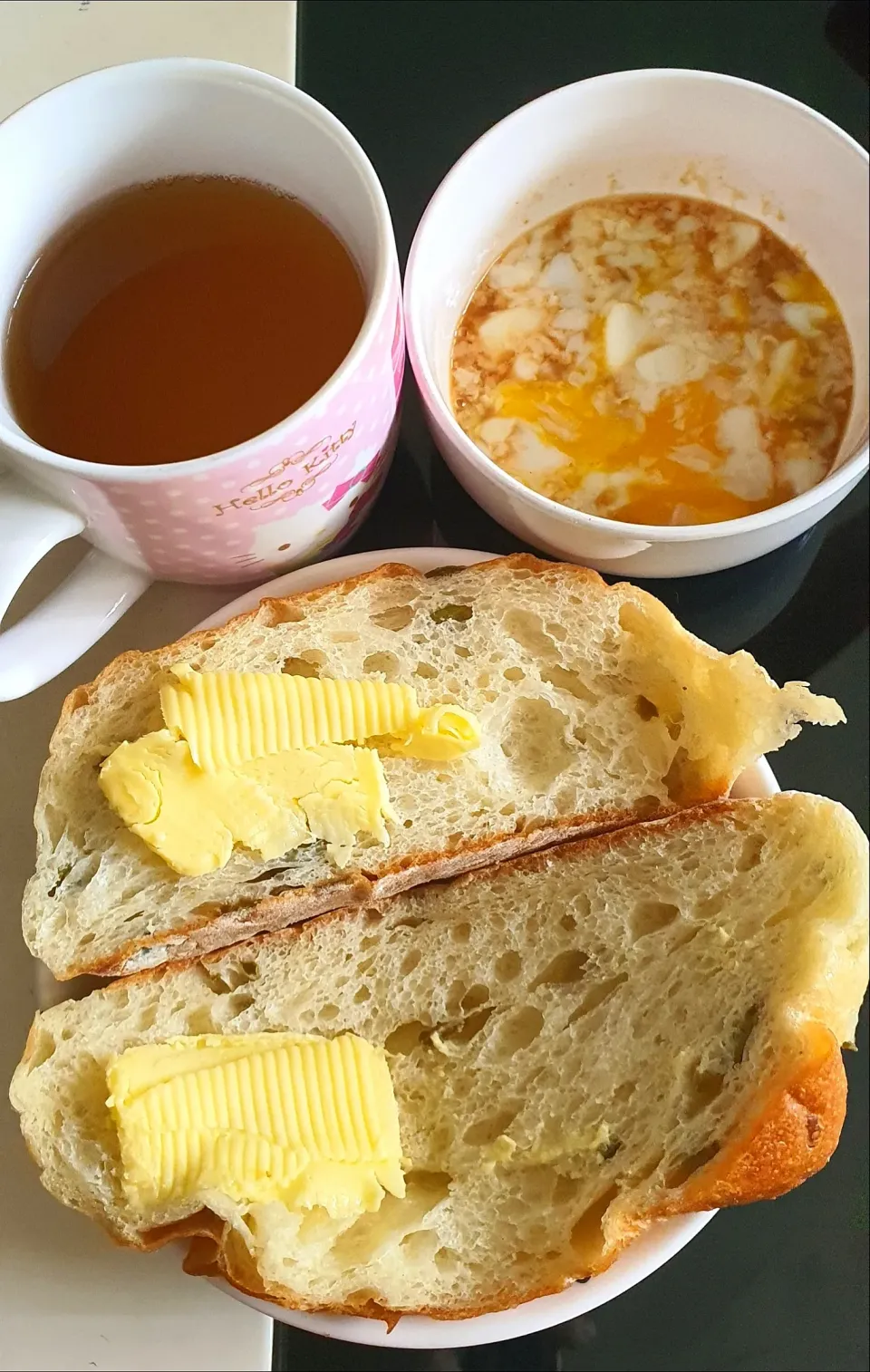 olive ciabatta from Johan Paris 
soft boiled egg dip + hot thai green tea 🤗
Good morning have a good day! 😉|🌷lynnlicious🌷さん