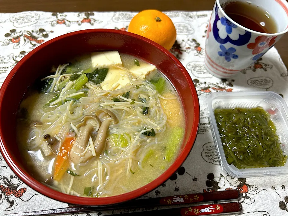 Snapdishの料理写真:野菜と豆腐の味噌汁|Emiさん