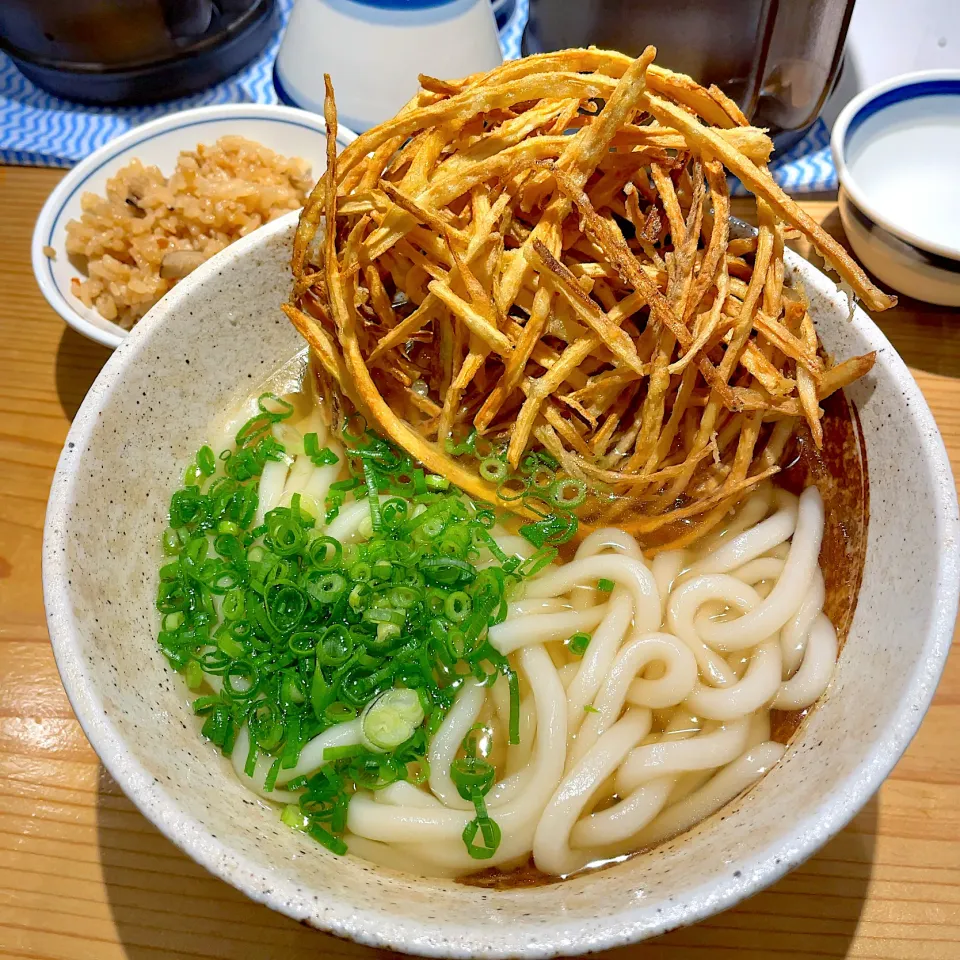 おっきなごぼう天うどん＋かしわ飯|T. Wonderさん