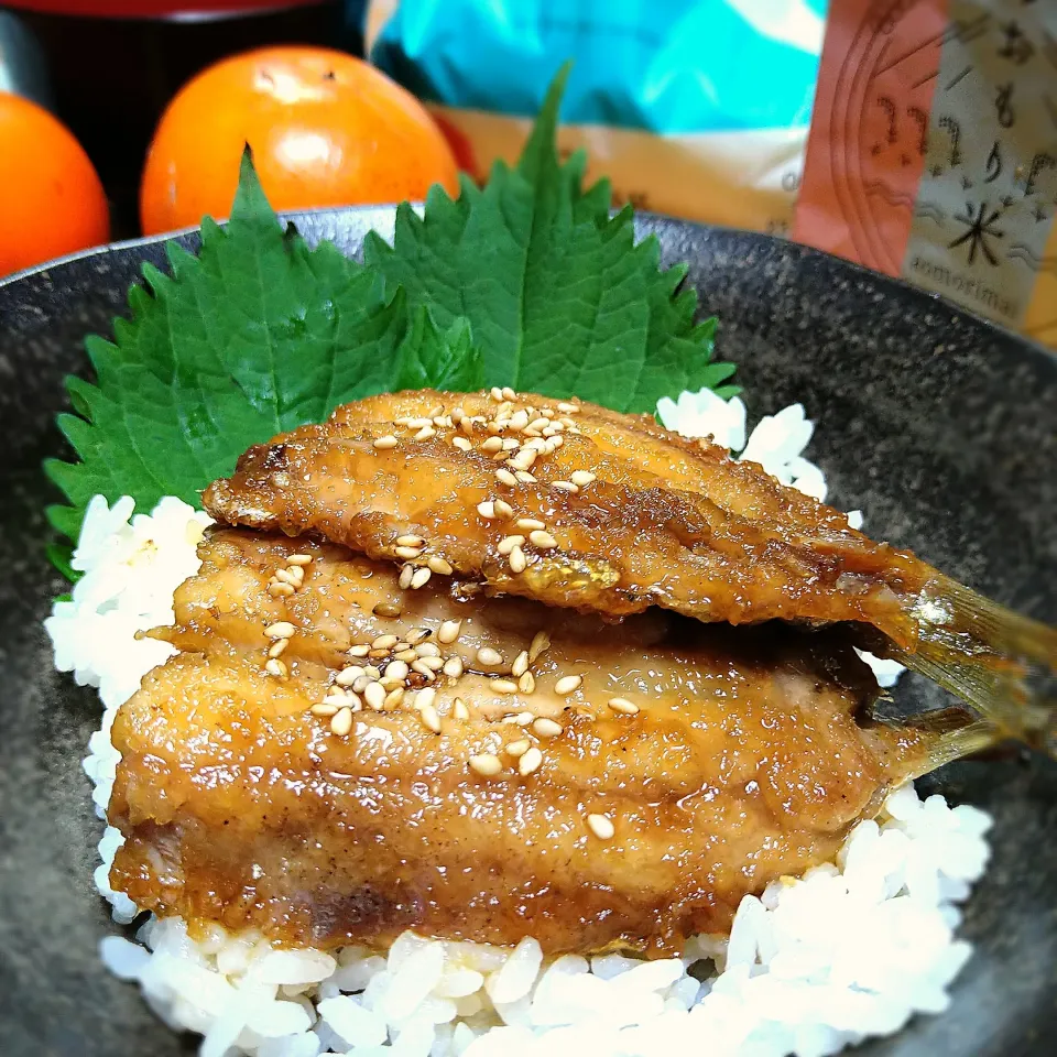 青天の霹靂で鰯の蒲焼丼|とまと🍅さん