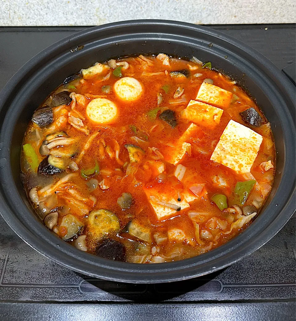 万能味ソース大豆ミートトマトソース鍋🍲|henryさん