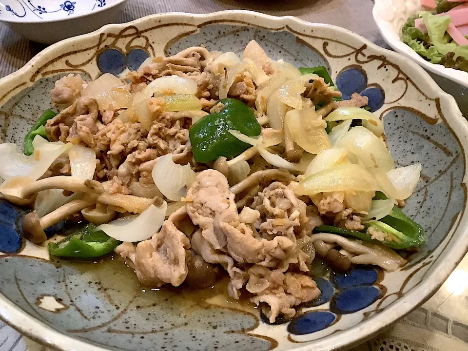 豚肉と野菜の炒め物😋|アライさんさん