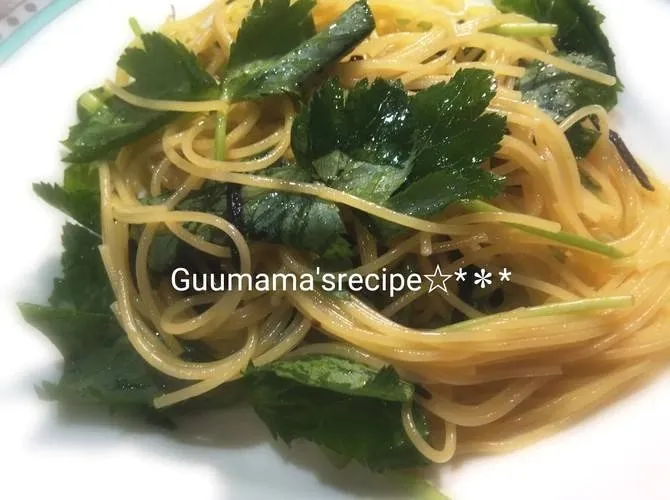 Snapdishの料理写真:おつまみパスタ♡カッペリーニと三つ葉の冷製パスタ|Guuママさん