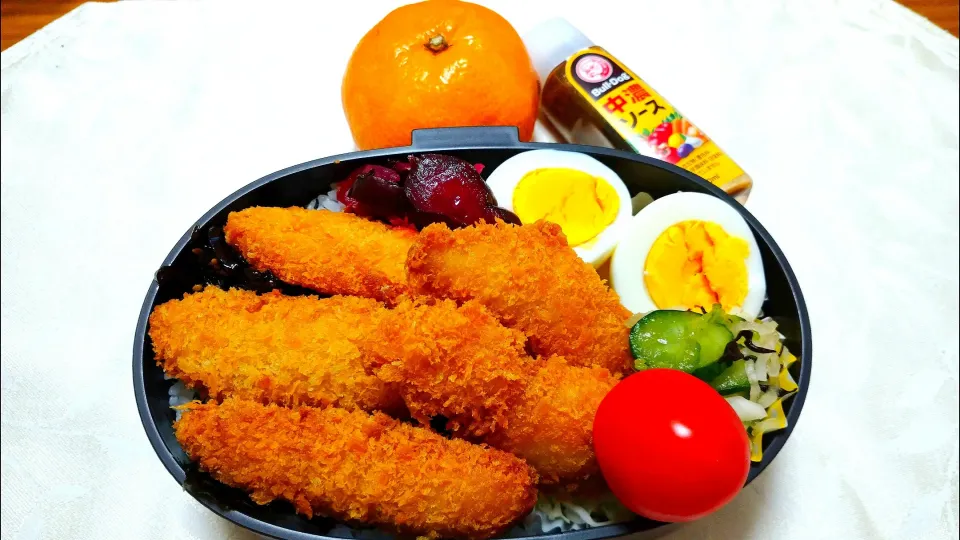 Snapdishの料理写真:11/16のお弁当
海苔弁当
今日は白身魚のフライでドーン🤭|卯月さん