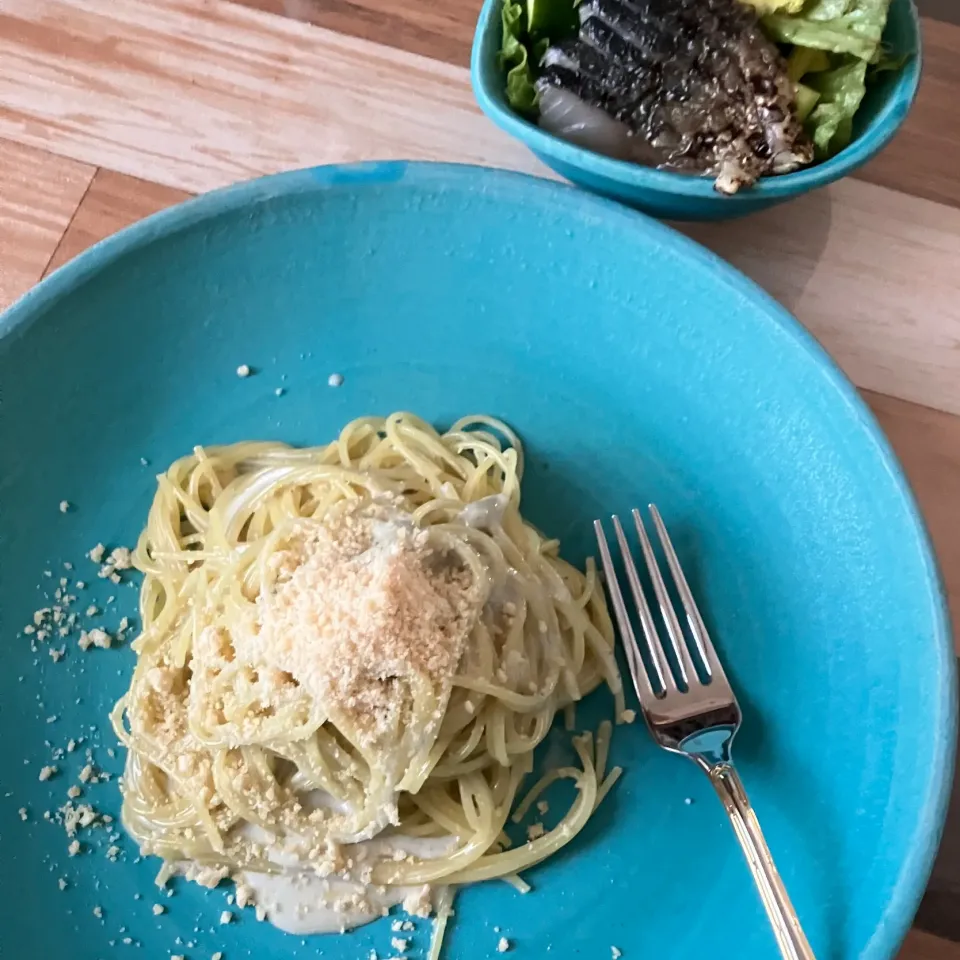 ブルーチーズのパスタと燻製鯖のサラダ|ポンポンダリアさん