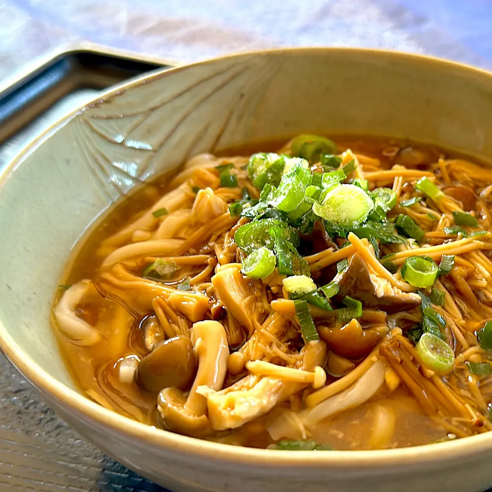 キノコうどん。例の甘酒醤油キノコをぶっかけた、ぶっかけうどんです！|くまちゃんさん