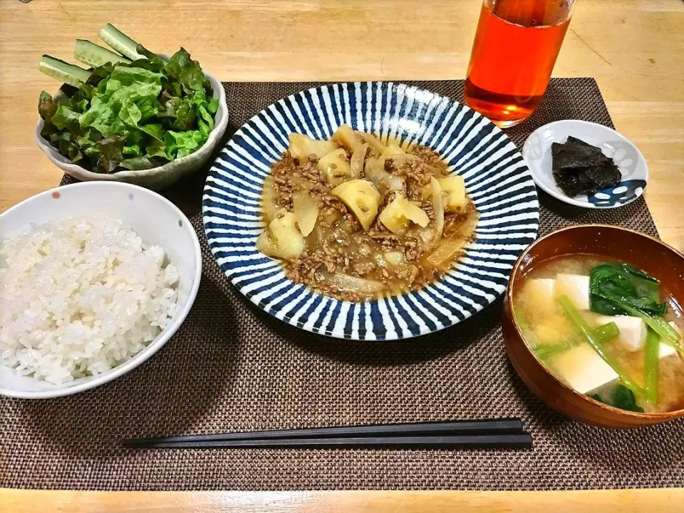 Snapdishの料理写真:息子作飯。メインはそぼろ肉じゃが( ˙▿˙　)|まぁさん